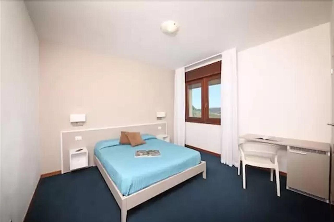 Blu Garda Hotel Salò Екстериор снимка