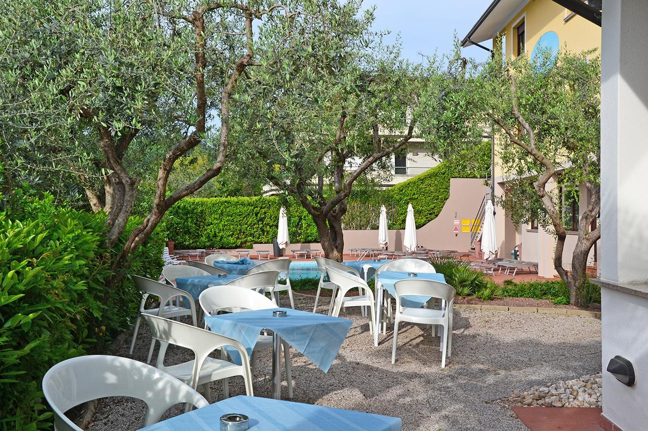Blu Garda Hotel Salò Екстериор снимка